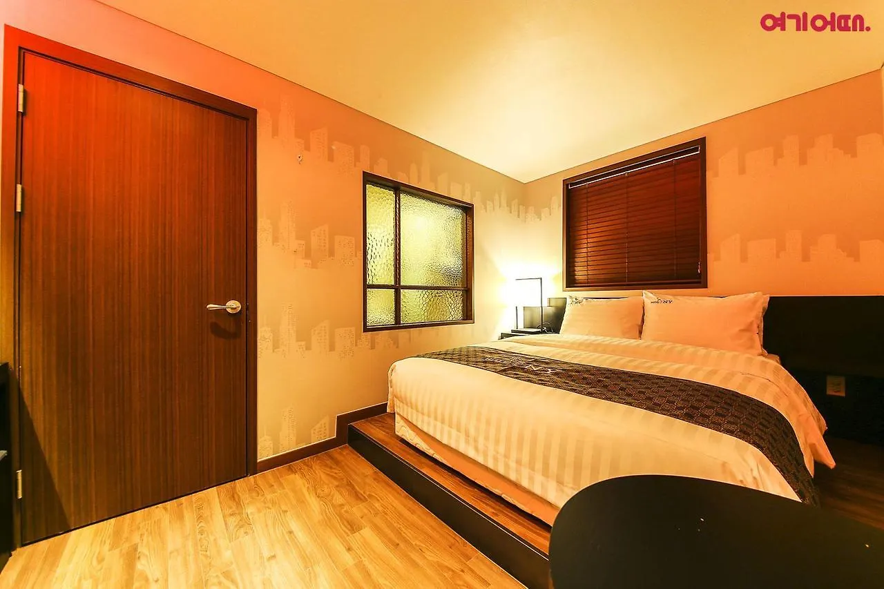 New York Hotel Seoul 2*,  South Korea