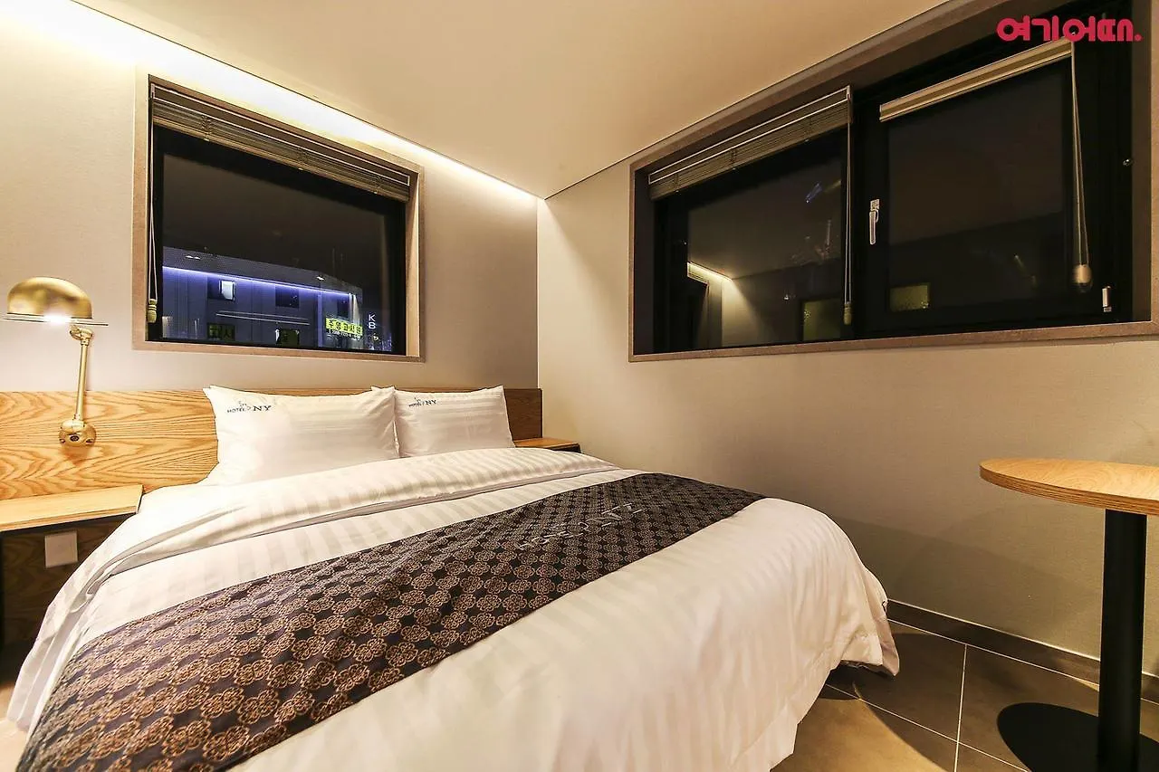 New York Hotel Seoul 2*,